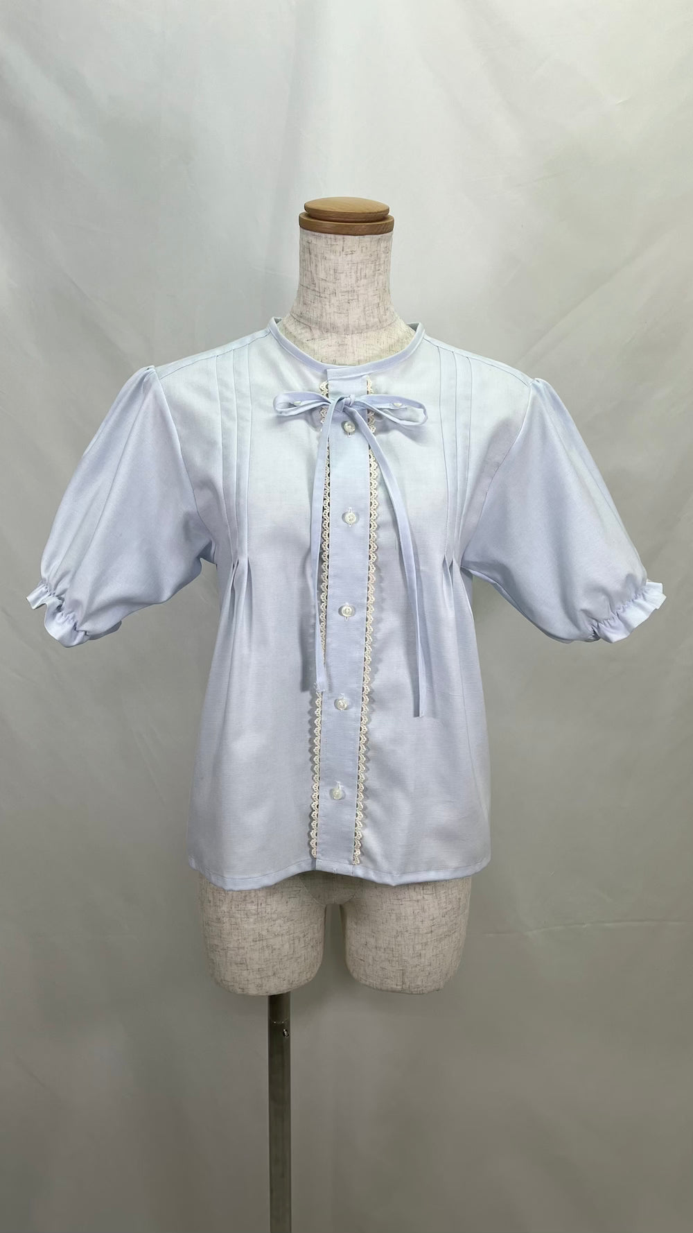 Remake Storing Ribbon No-Collar Blouse