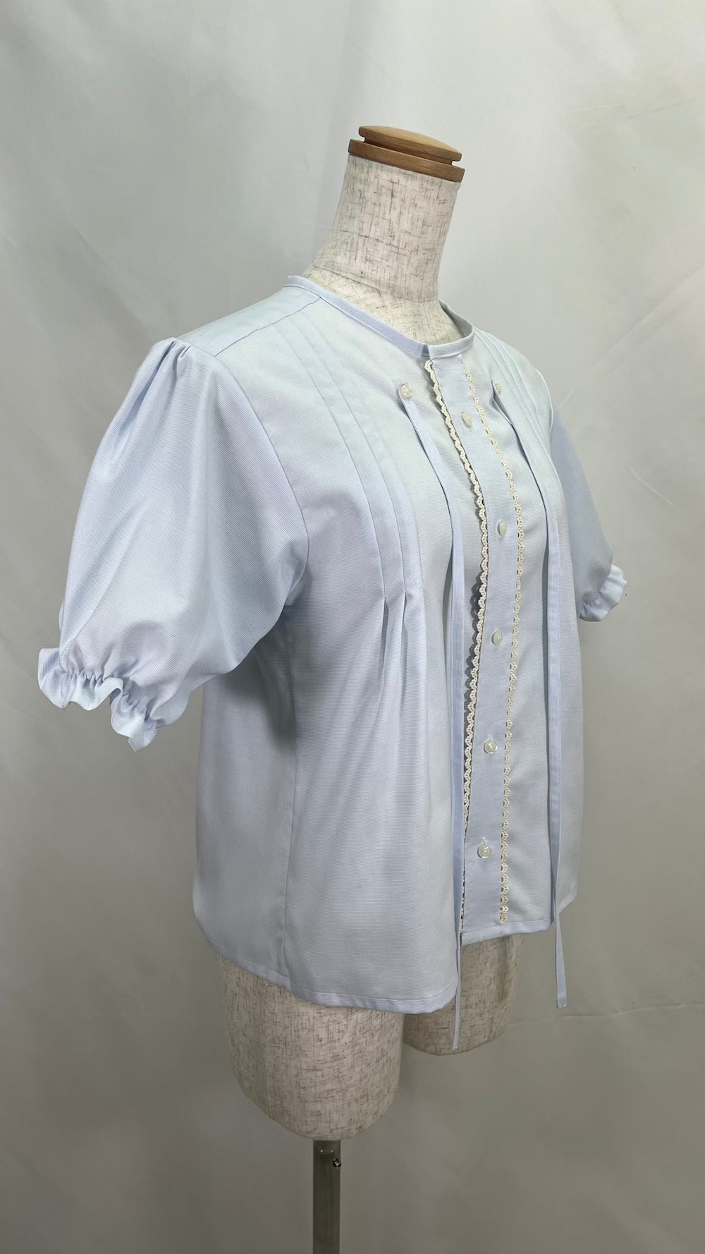 Remake Storing Ribbon No-Collar Blouse