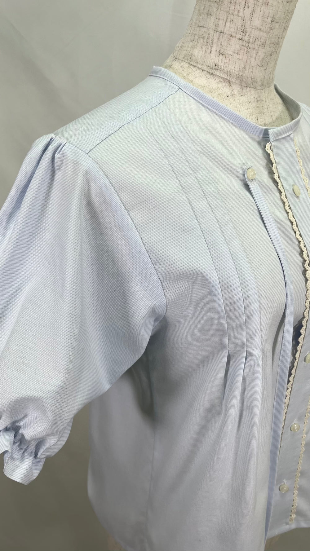 Remake Storing Ribbon No-Collar Blouse