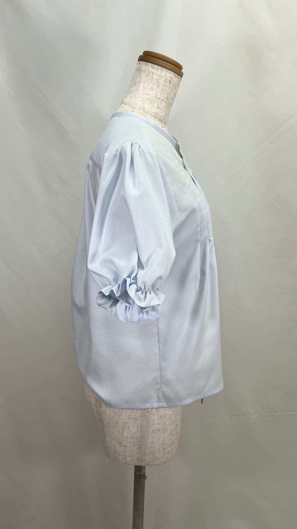 Remake Storing Ribbon No-Collar Blouse